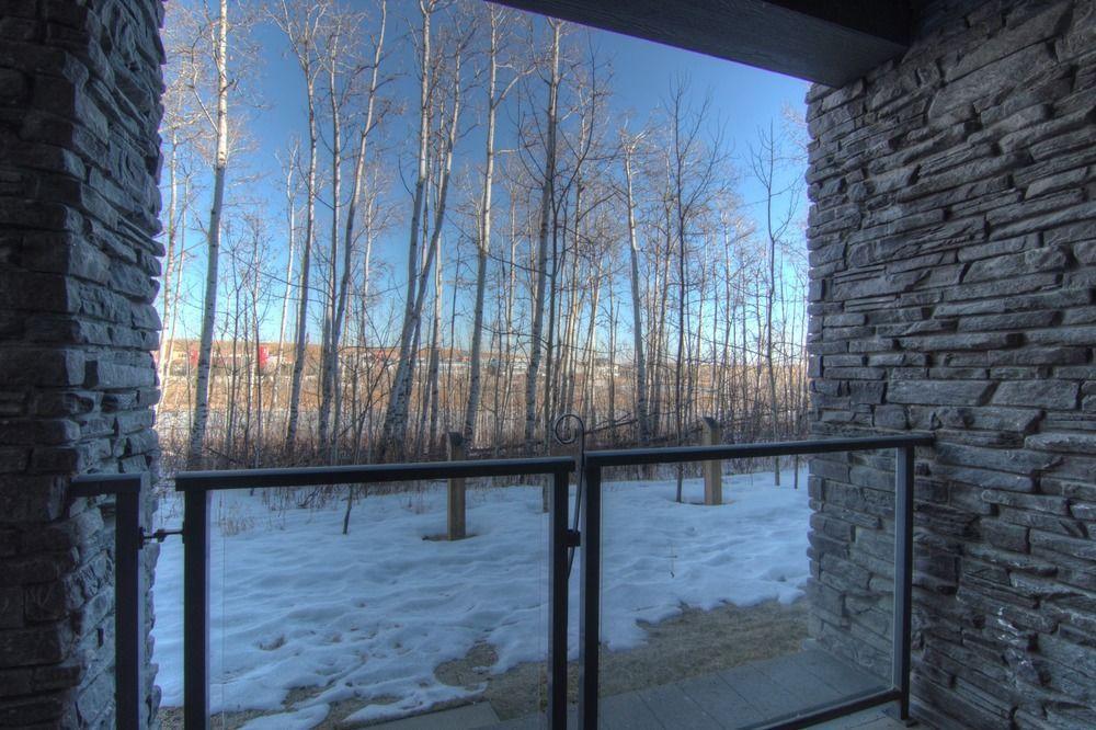 Pinnacle Inn & Suites Aspen Calgary Bagian luar foto