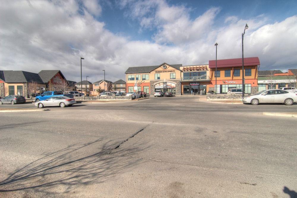 Pinnacle Inn & Suites Aspen Calgary Bagian luar foto