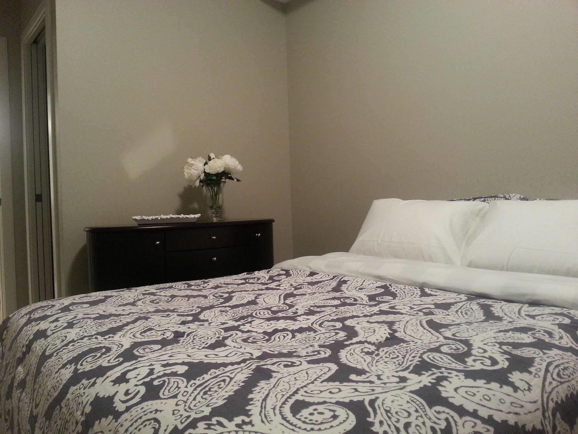 Pinnacle Inn & Suites Aspen Calgary Bagian luar foto